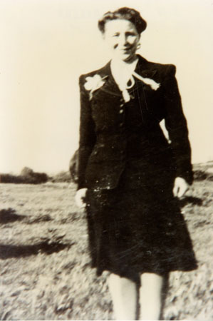 Photograph of Miss Iris Morgan, organist